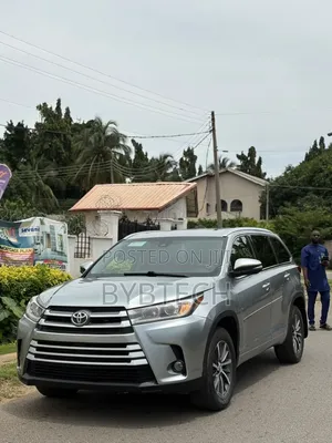 Toyota Highlander XLE 4x2 V6 (3.5L 6cyl 8A) 2018 Gray