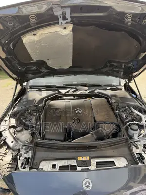 Mercedes-Benz C300 2023 Gray