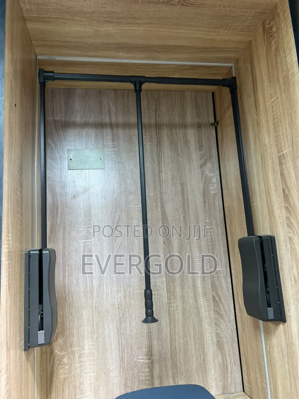 Pull Down Hanger