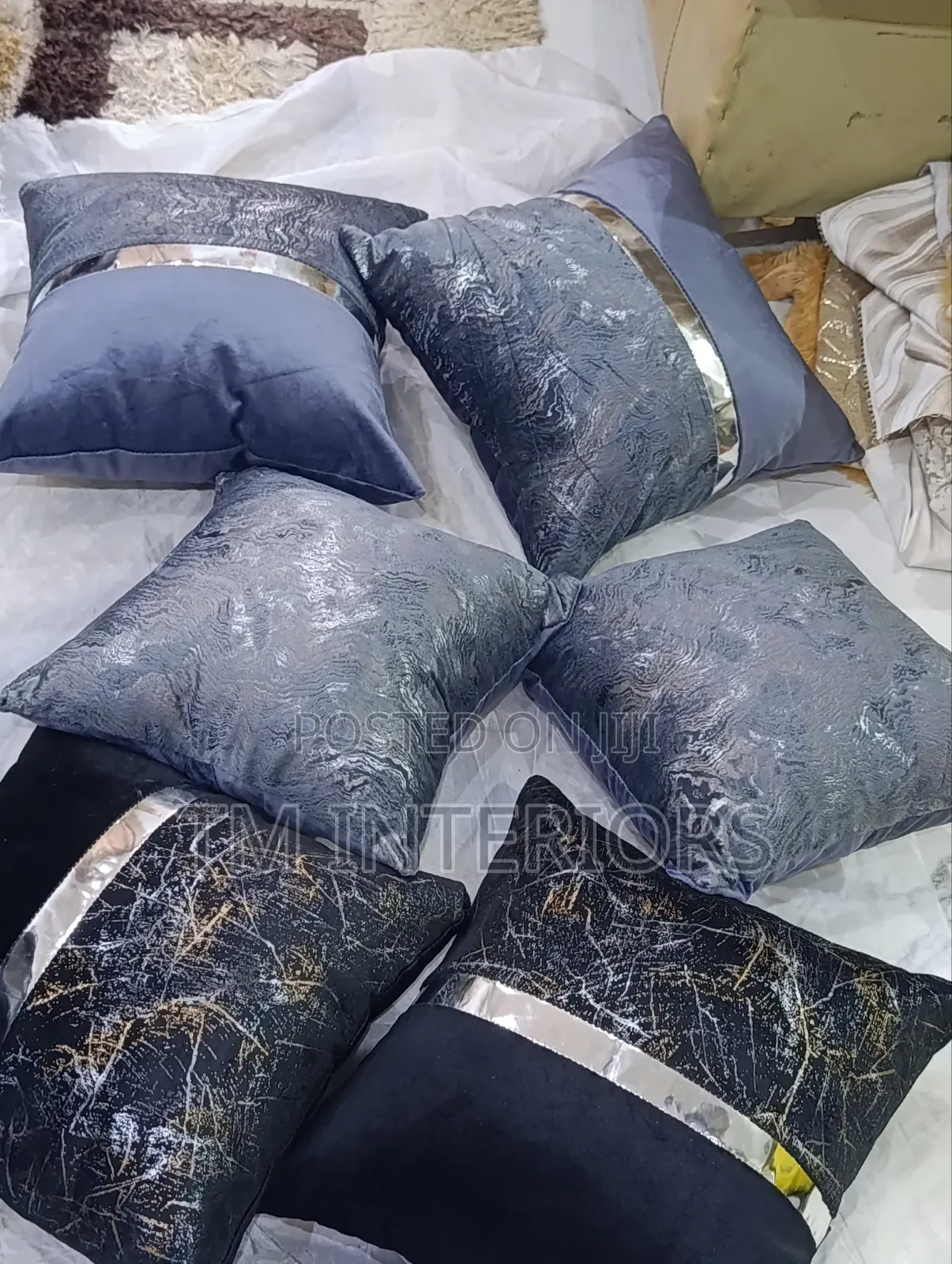 Classic Quality Throw Pillows
