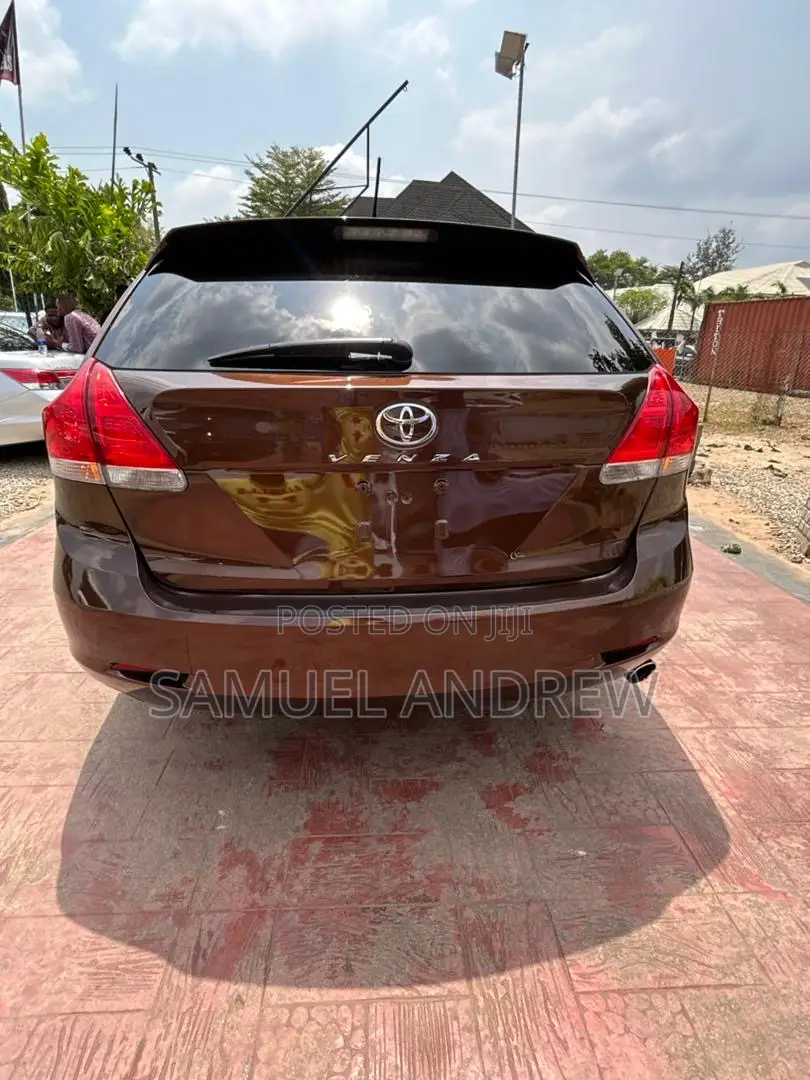 Toyota Venza AWD 2010 Brown