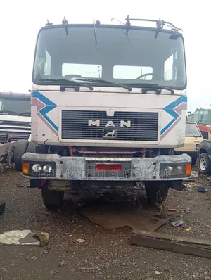 Tokunbo Mandiesel 37-422 Truck. 10tyres. With 6cylinder Turbo Engine.