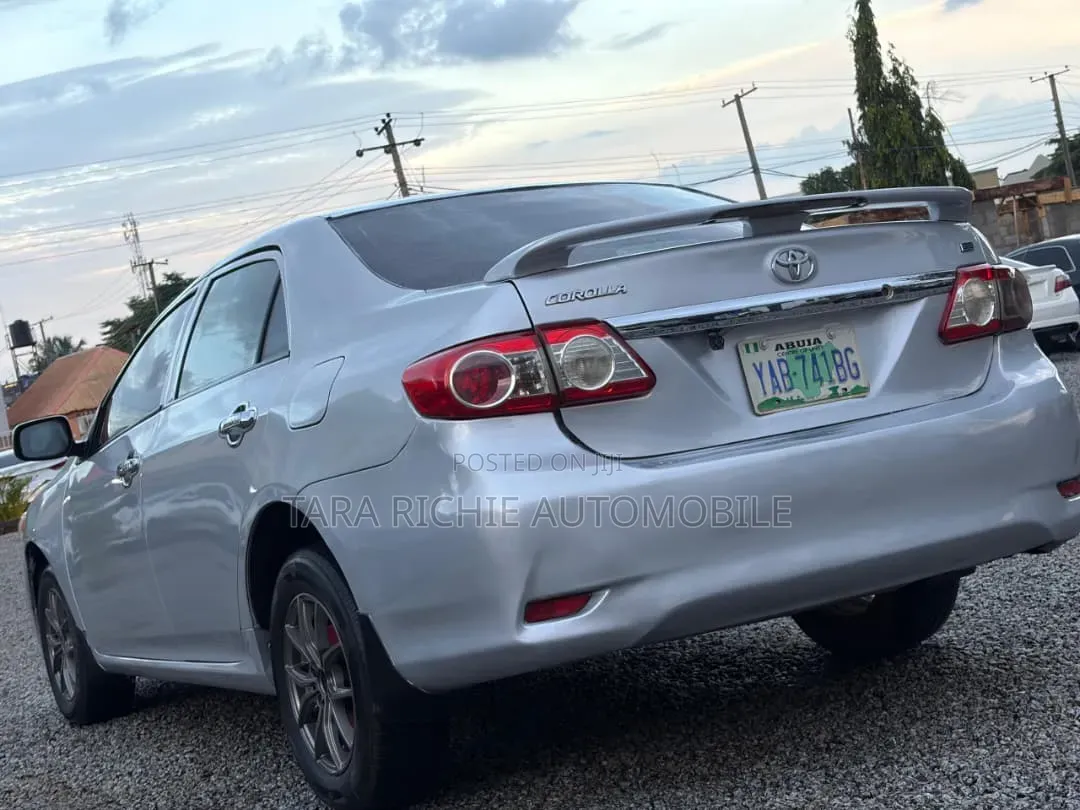 Toyota Corolla 2012 Silver