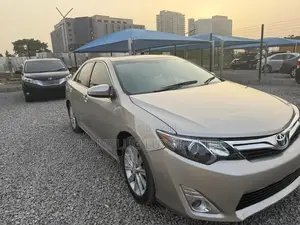 Toyota Camry 2014 Gold