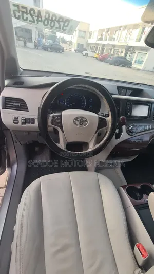 Toyota Sienna 2014 Ivory