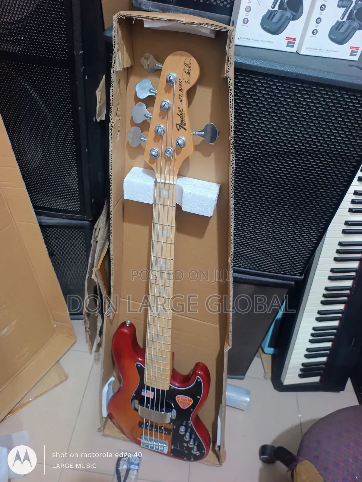 Fender 5 Strings Bass Guiter