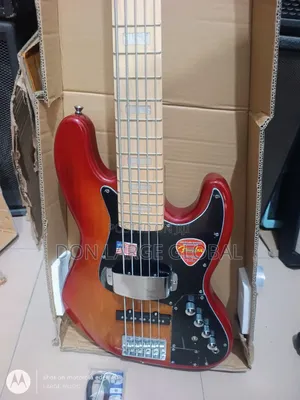 Fender 5 Strings Bass Guiter