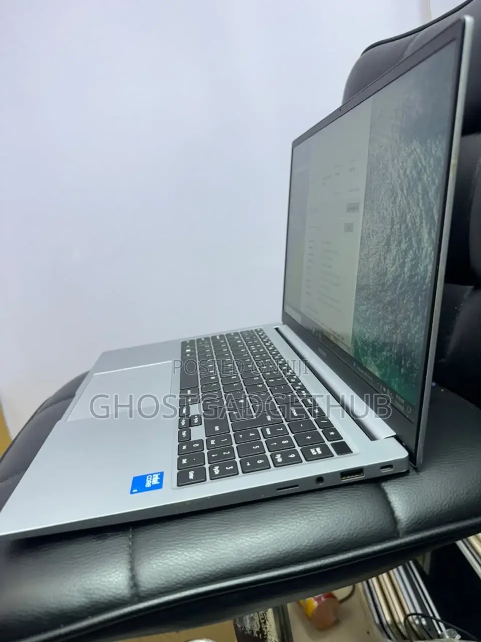 Laptop Samsung Galaxy Book4 8GB Intel Core 5 SSD 256GB