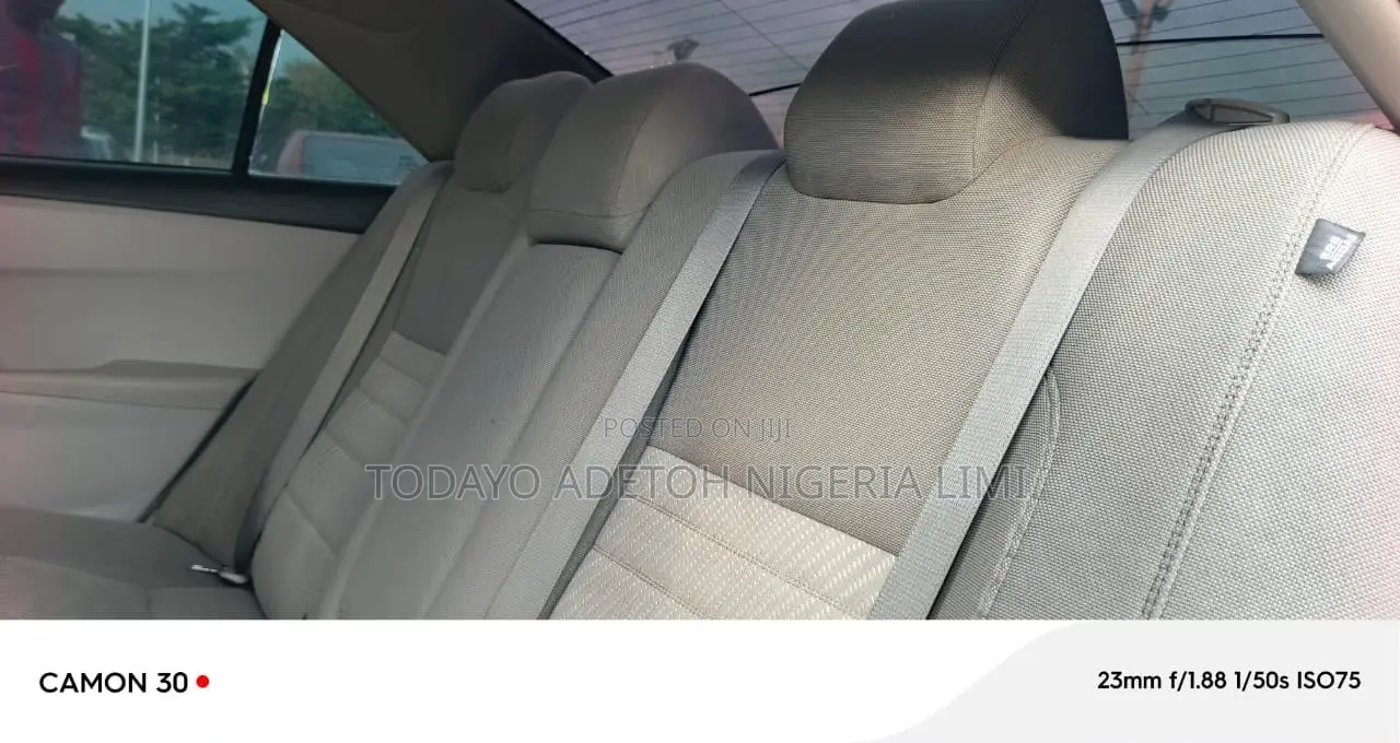 Toyota Camry 2016 Gray