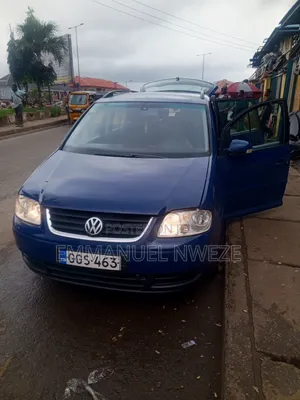 Volkswagen Touran 2010 Blue