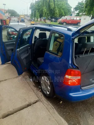 Volkswagen Touran 2010 Blue