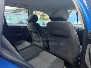 Volkswagen Golf 2000 Blue