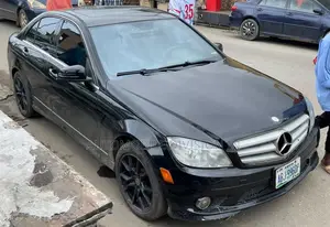 Mercedes-Benz C300 Luxury Sedan AWD (3.0L 6cyl 7A) 2008 Black