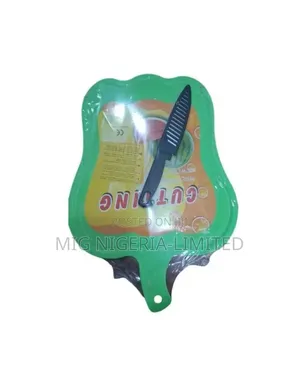 Apple-Shaped Plastic Cutting Board and Knife - Green 1pc