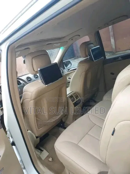 Mercedes-Benz GL-Class 2010 White