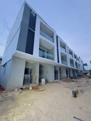 4bdrm Apartment in Ogudu GRA for sale