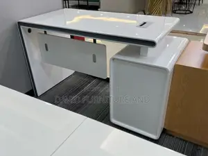 Glossy Office Table