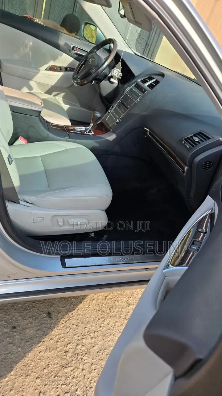 Lexus ES 2012 Silver