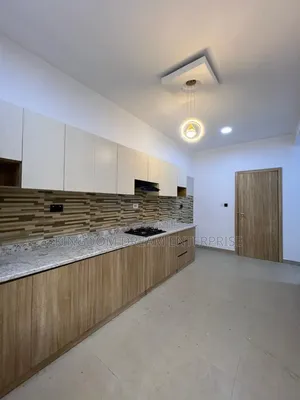 3bdrm Apartment in Mobile Road Ilaje for rent