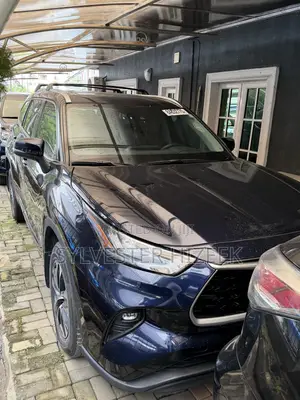 Toyota Highlander XLE FWD 2020 Blue