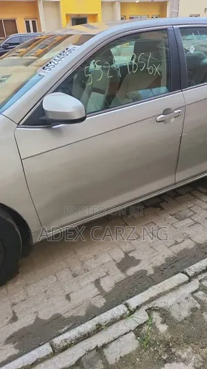 Toyota Camry 2013 Gold