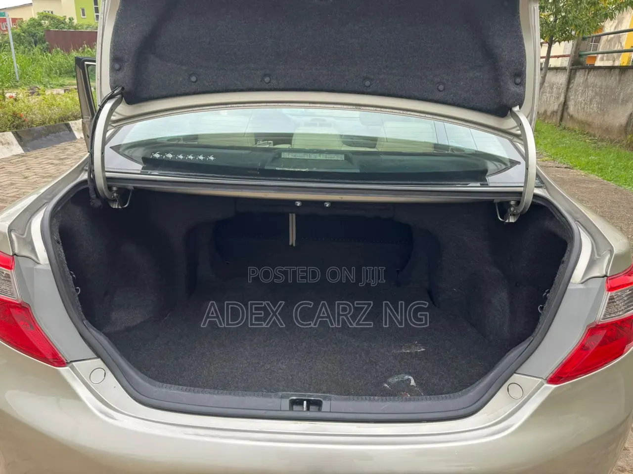 Toyota Camry 2013 Gold