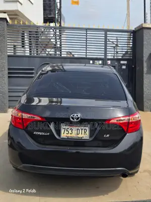Toyota Corolla LE (1.8L 4cyl 2A) 2018 Black