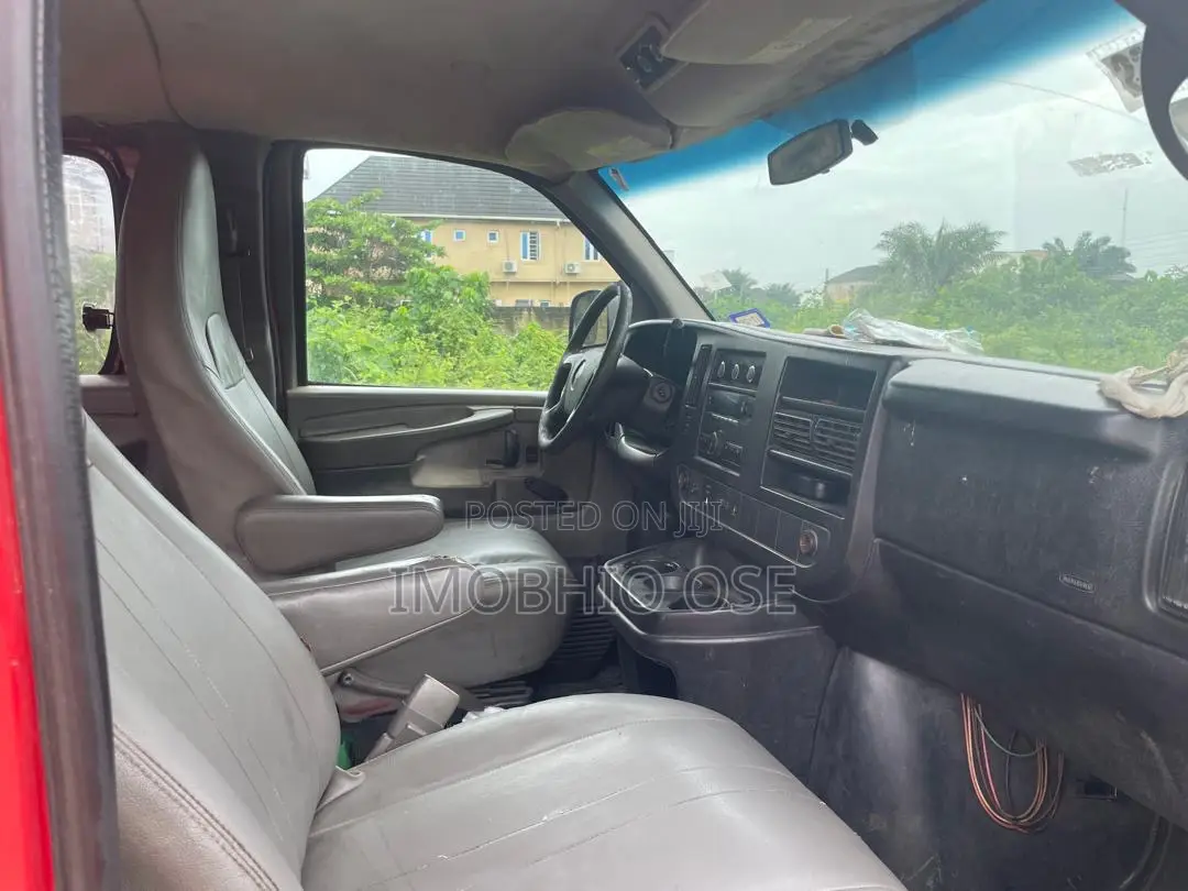 Chevrolet 3500 2011 Red