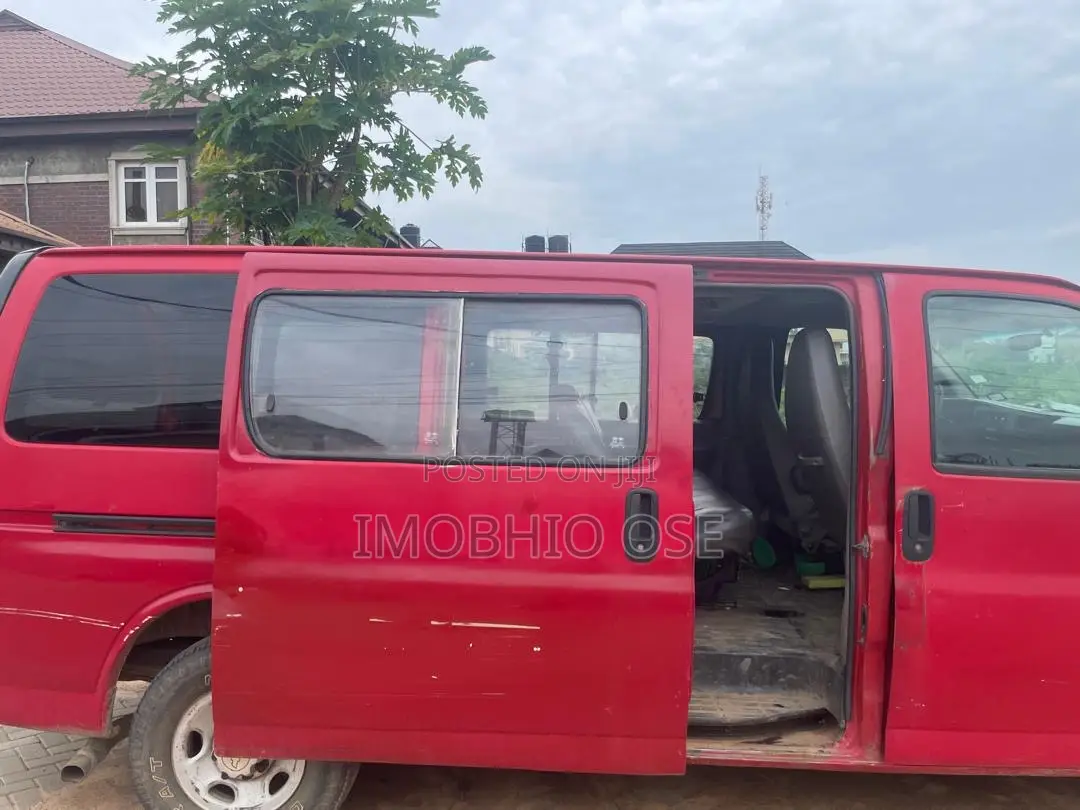 Chevrolet 3500 2011 Red