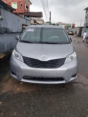 Toyota Sienna 2011 Gray