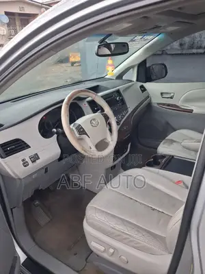 Toyota Sienna 2011 Gray