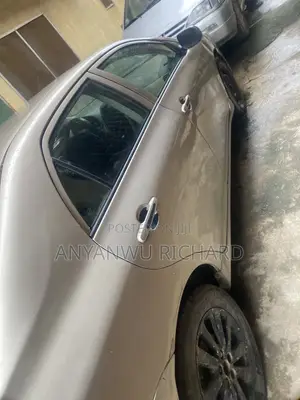 Toyota Corolla LE 4dr Sedan (1.8L 4 cyl 4A) 2009 Gold