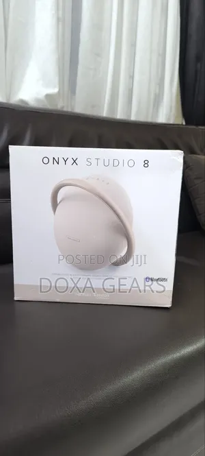 Harman Kardon Onyx Studio 8