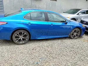 Toyota Camry SE FWD 2020 Blue