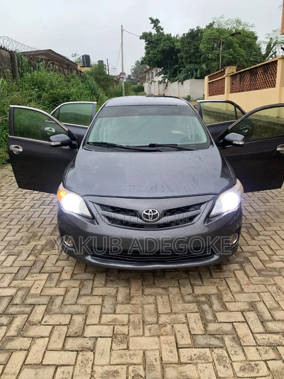 Toyota Corolla 2011 Gray