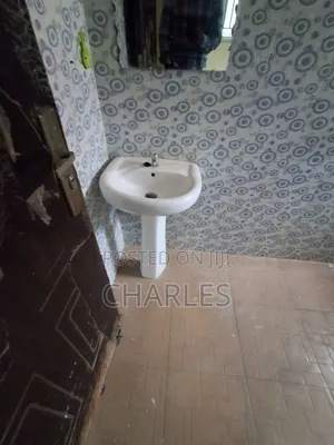 3bdrm Block of Flats in Ologede, Akala Express for rent