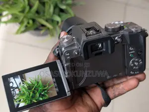 Lumix G7 + 14-42mm