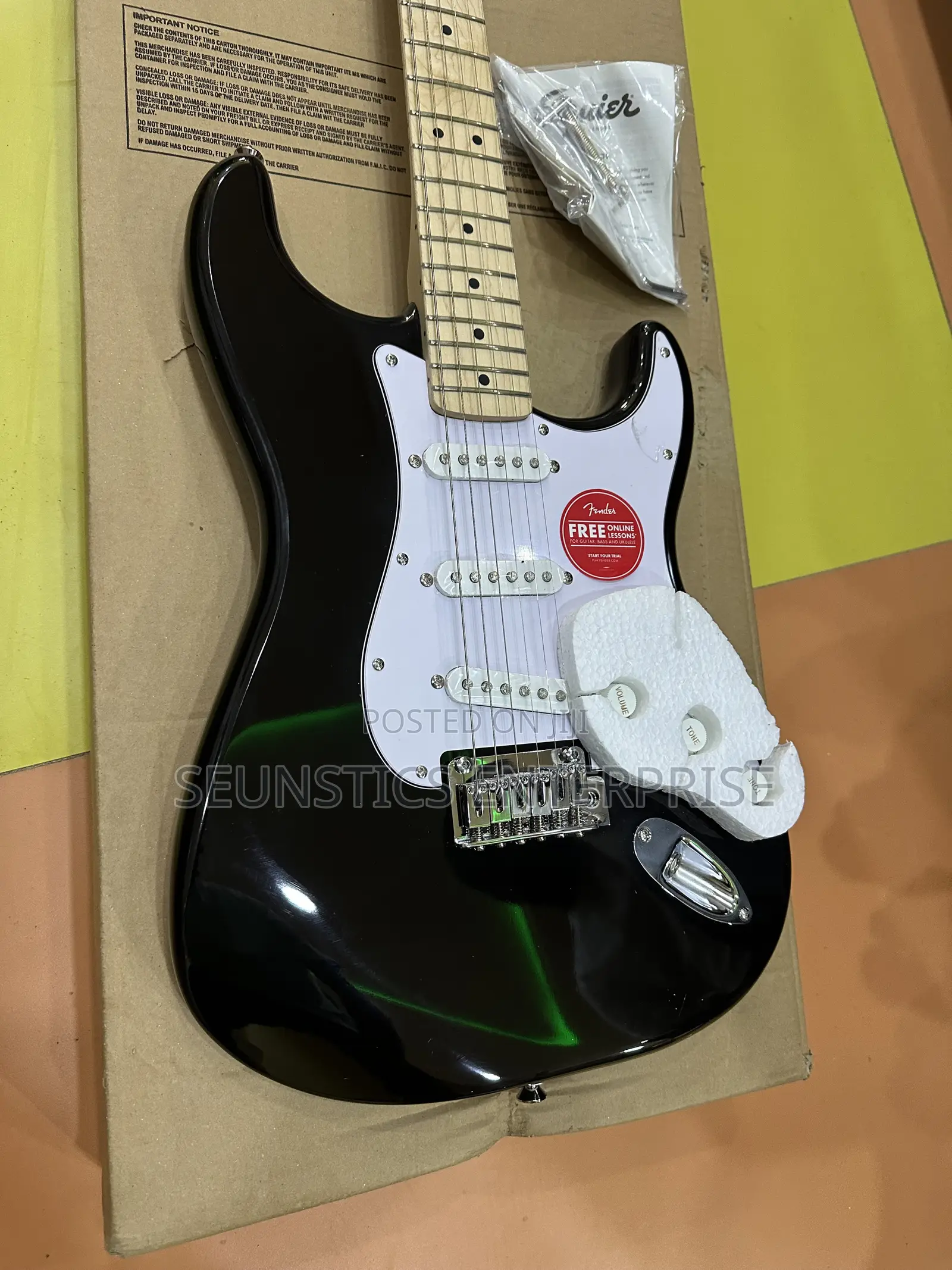 Squier by Fender Stratocaster Lead Guitar (Affinity Series)