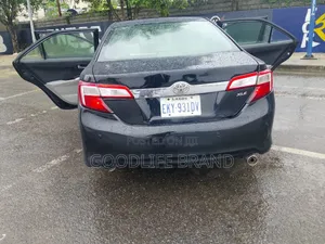 Toyota Camry SE 4dr Sedan w/Prod. End 11/13 (3.5L 6cyl 6A) 2014 Black