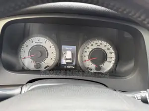 Toyota Sienna SE Premium (3.5L 6cyl 8A) 2018 Maroon