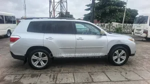 Toyota Highlander 3.5L 4WD 2013 Silver