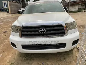 Toyota Sequoia Limited 4dr SUV 4WD (5.7L 8cyl 6A) 2008 White