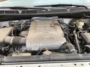 Toyota Sequoia Limited 4dr SUV 4WD (5.7L 8cyl 6A) 2008 White