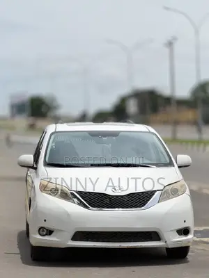 Toyota Sienna Limited 7 Passenger 2010 White