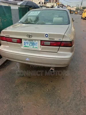 Toyota Camry Automatic 1999 Gold