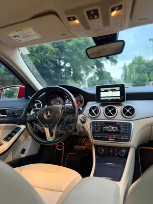 Mercedes-Benz GLA 250 2015 Red