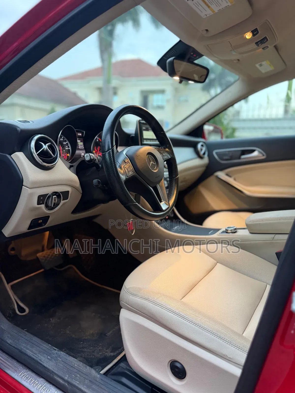 Mercedes-Benz GLA 250 2015 Red
