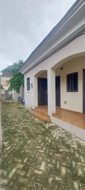 2bdrm Bungalow in Broadview Estate, Idu Industrial for rent