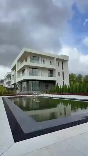 9bdrm Mansion in Jabi for sale