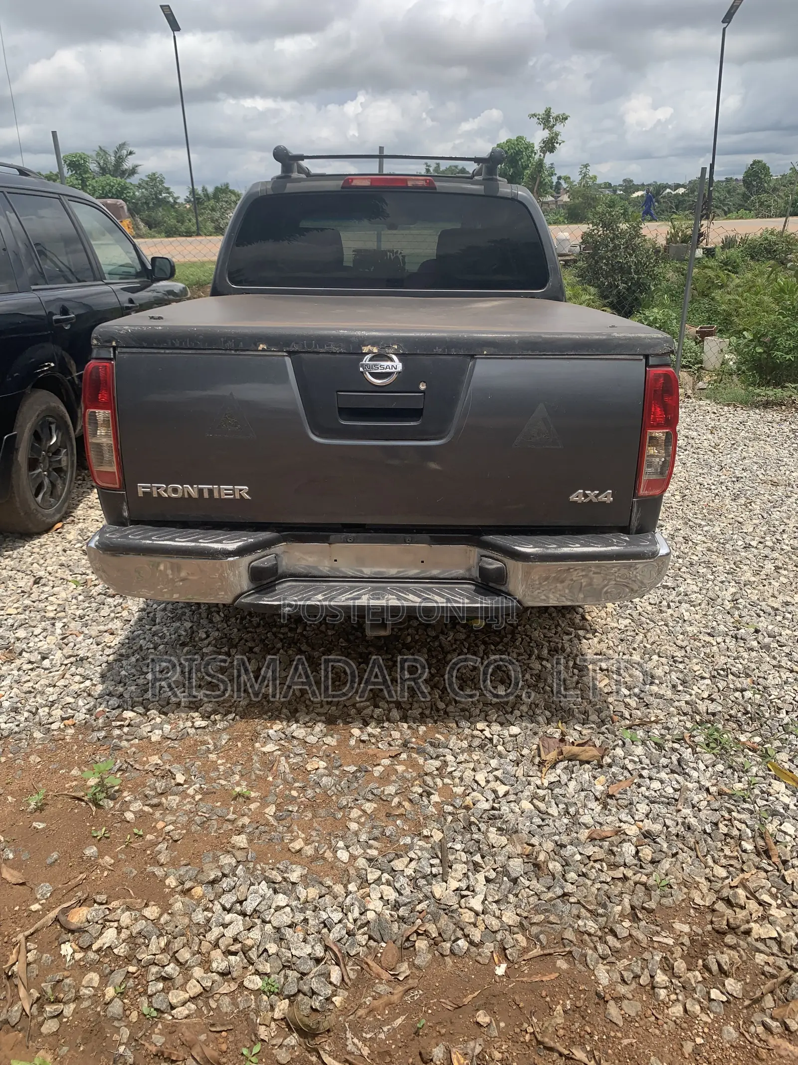 Nissan Frontier Automatic 2005 Gray